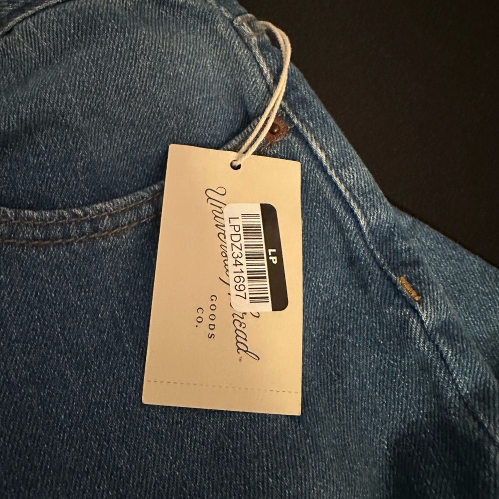 Universal Thread Women's Blue Flare Jeans - Picture 5 of 12